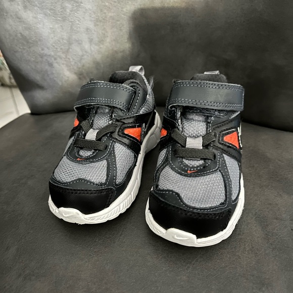 Nike toddler boy shoes sz 5.5 Brand new retail $115 - Picture 3 of 4